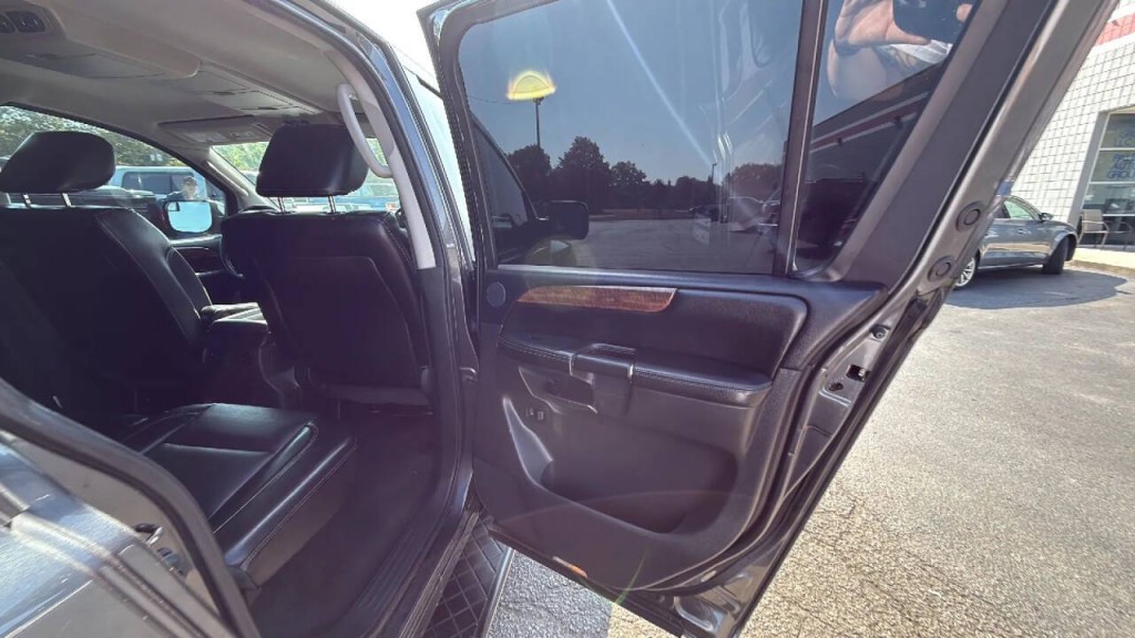 2012 Nissan Armada Image 13