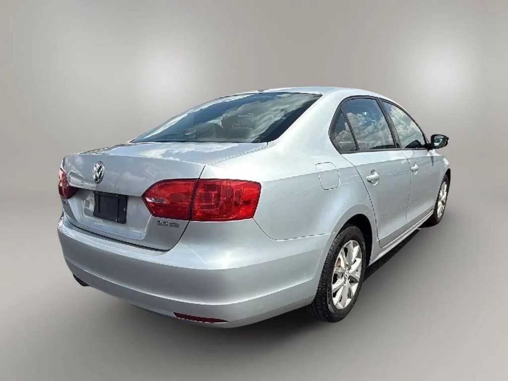 2011 Volkswagen Jetta Image 5