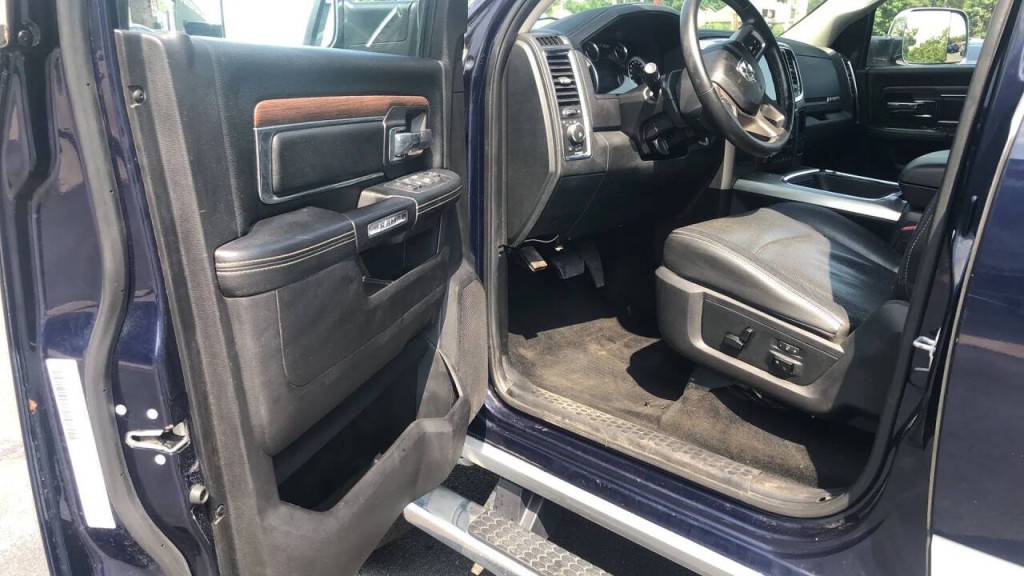 2016 RAM 2500 Image 9