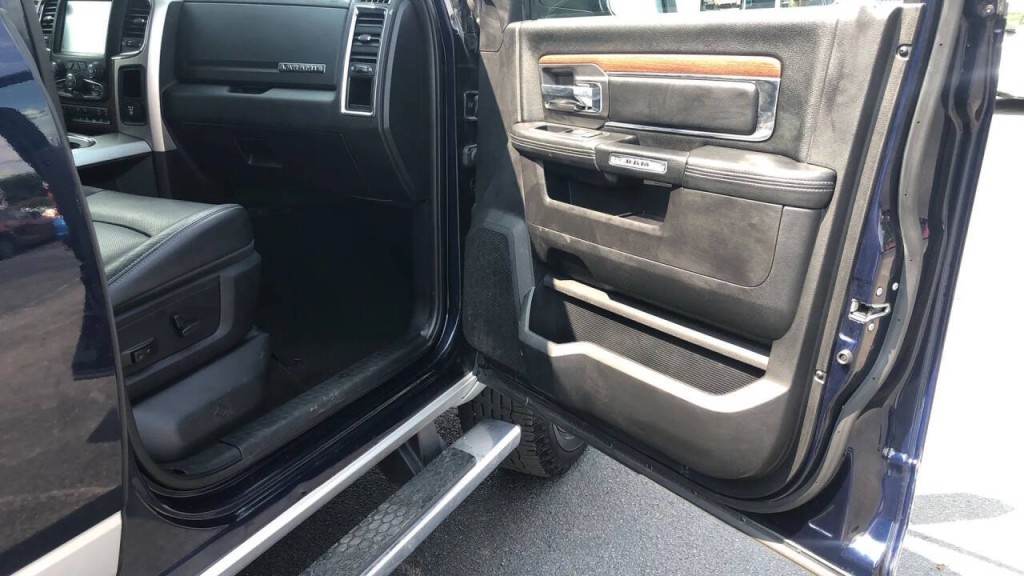 2016 RAM 2500 Image 15