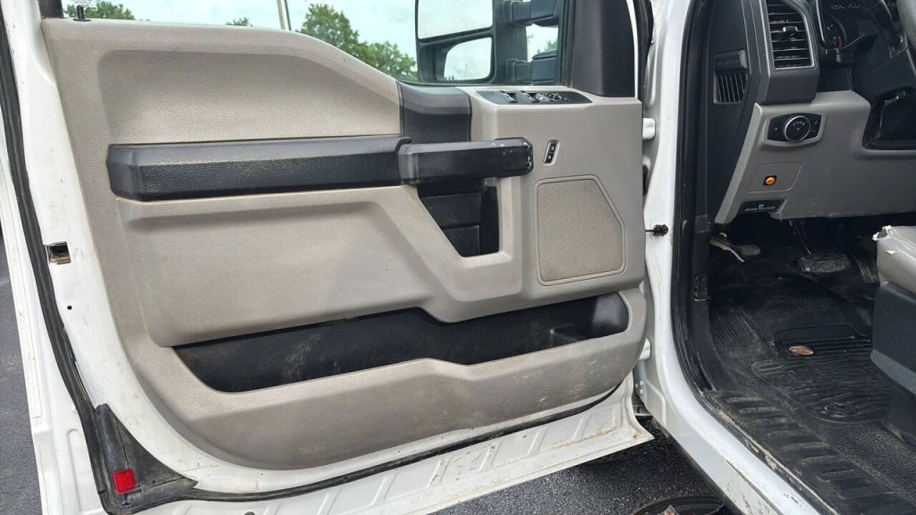 2017 Ford F-250 Image 8
