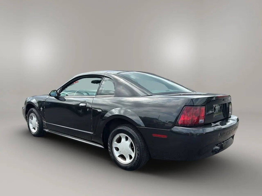 2001 Ford Mustang Image 3