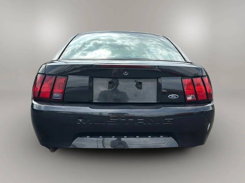 2001 Ford Mustang Image 4