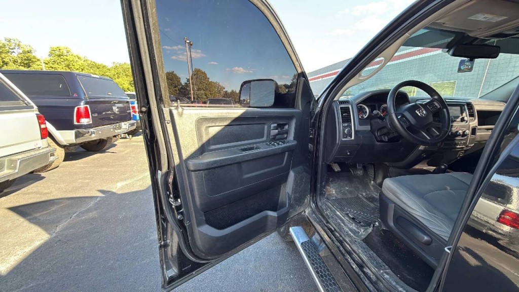 2015 RAM 2500 Image 12