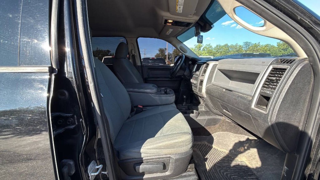 2015 RAM 2500 Image 19