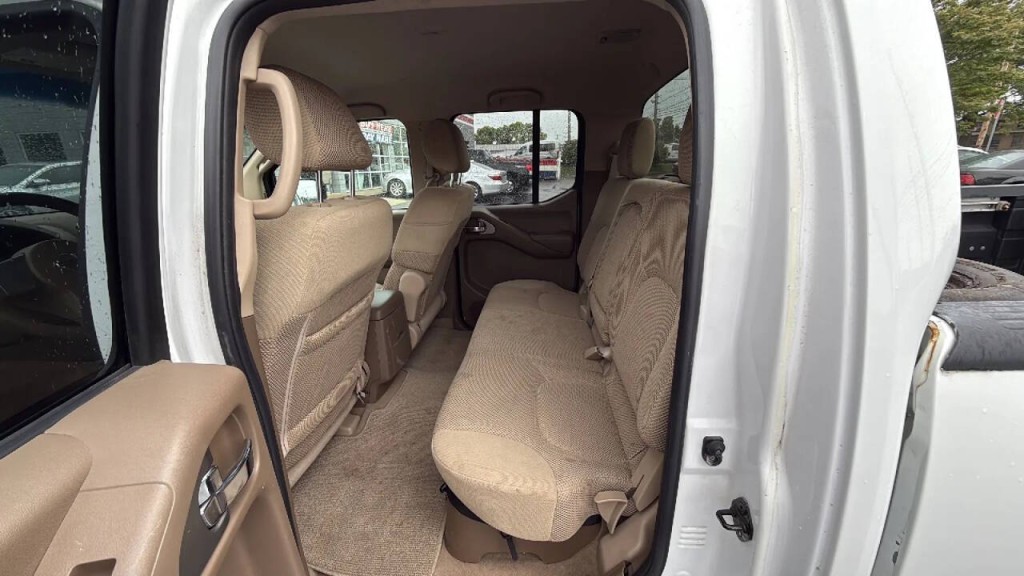 2007 Nissan Frontier Image 12