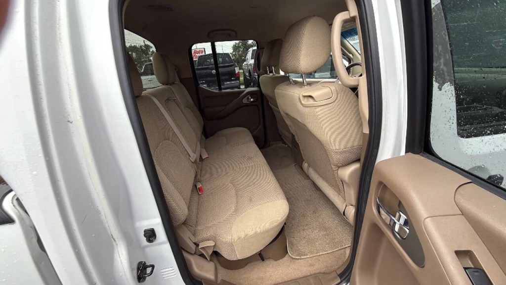 2007 Nissan Frontier Image 17