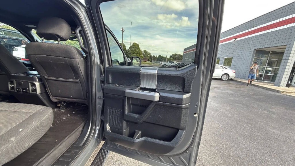 2017 Ford F-150 Image 13