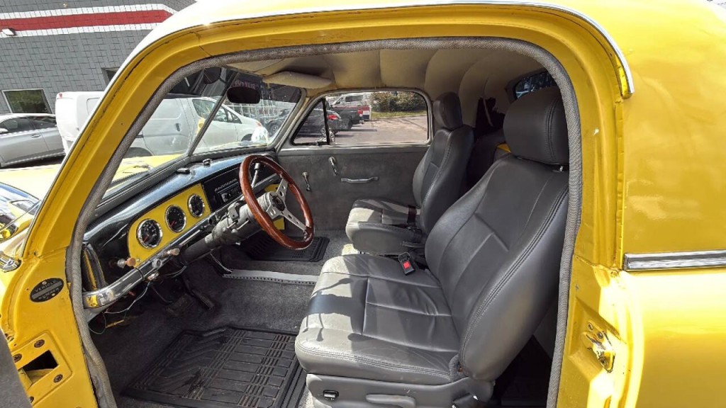 1950 Plymouth Deluxe Image 10