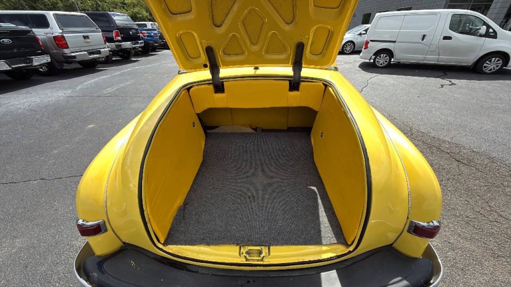 1950 Plymouth Deluxe Image 11