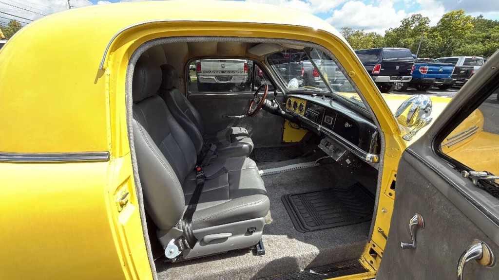 1950 Plymouth Deluxe Image 13