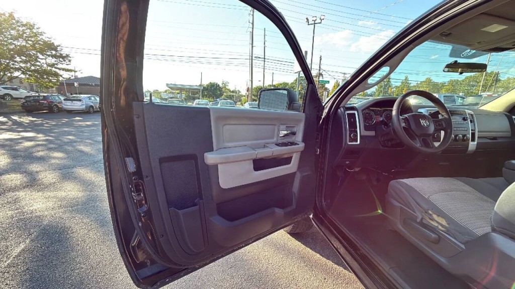 2012 RAM 1500 Image 9