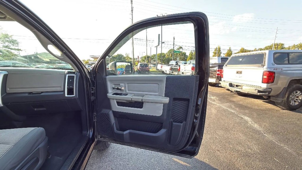2012 RAM 1500 Image 11