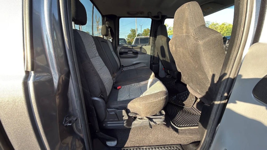 2004 Ford F-250 Image 15