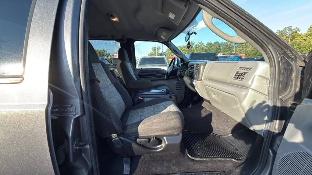 2004 Ford F-250 Image 17