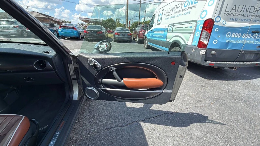 2008 MINI Cooper Image 11