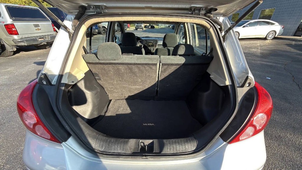 2010 Nissan Versa Image 13