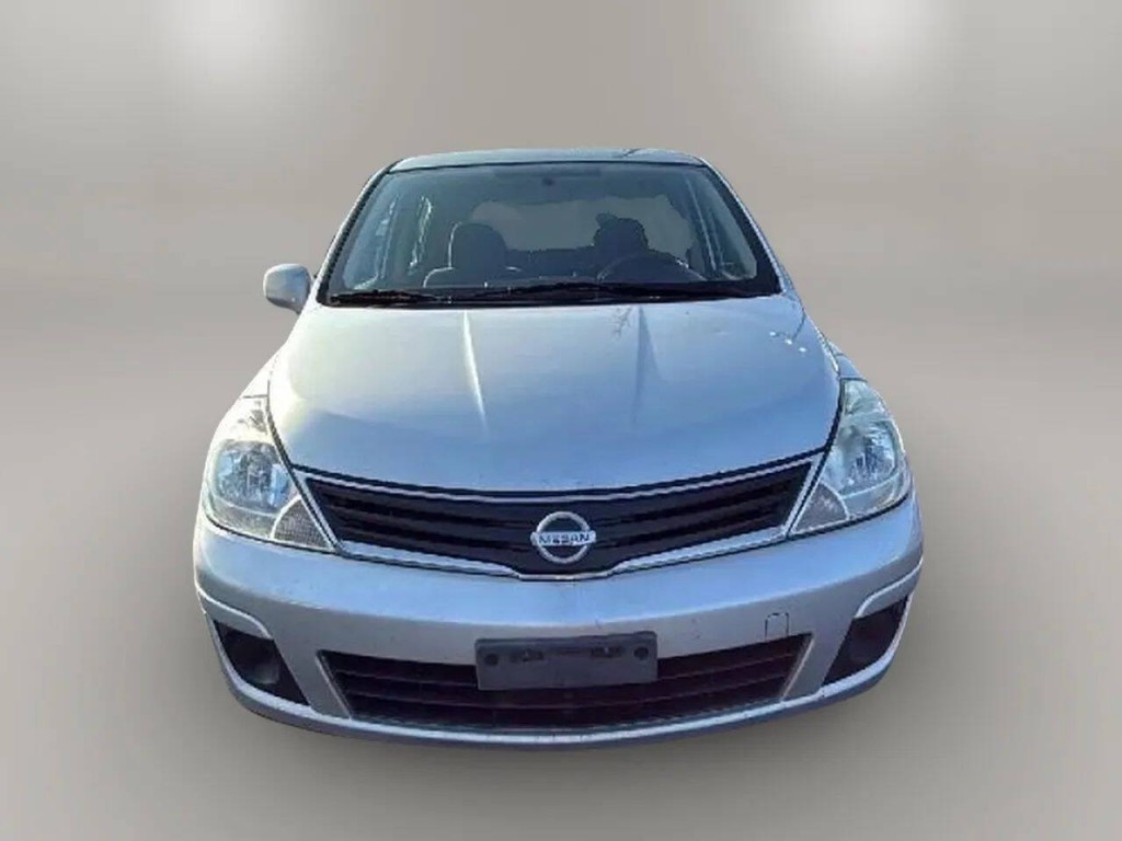2010 Nissan Versa Image 8