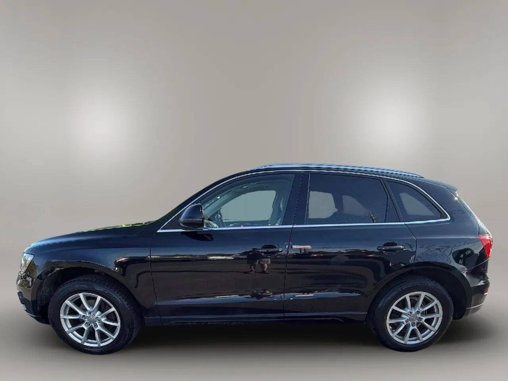 2010 Audi Q5 Image 2