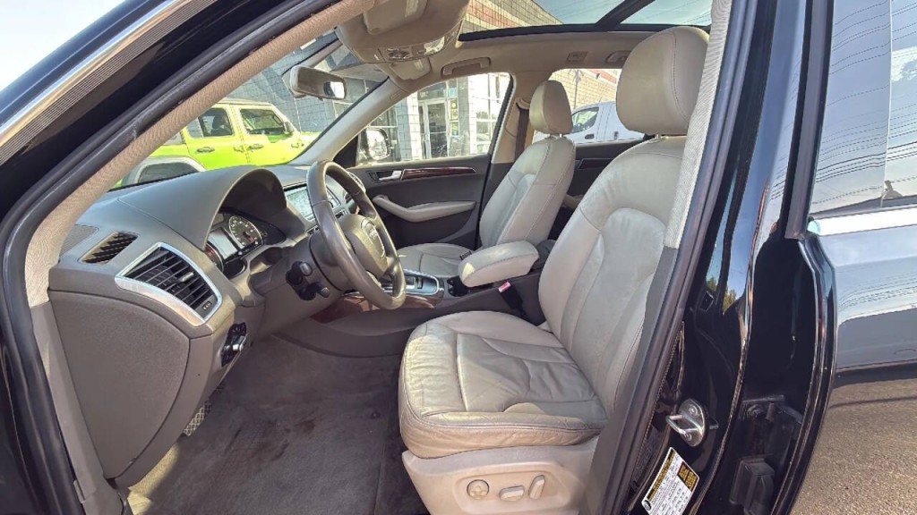 2010 Audi Q5 Image 10