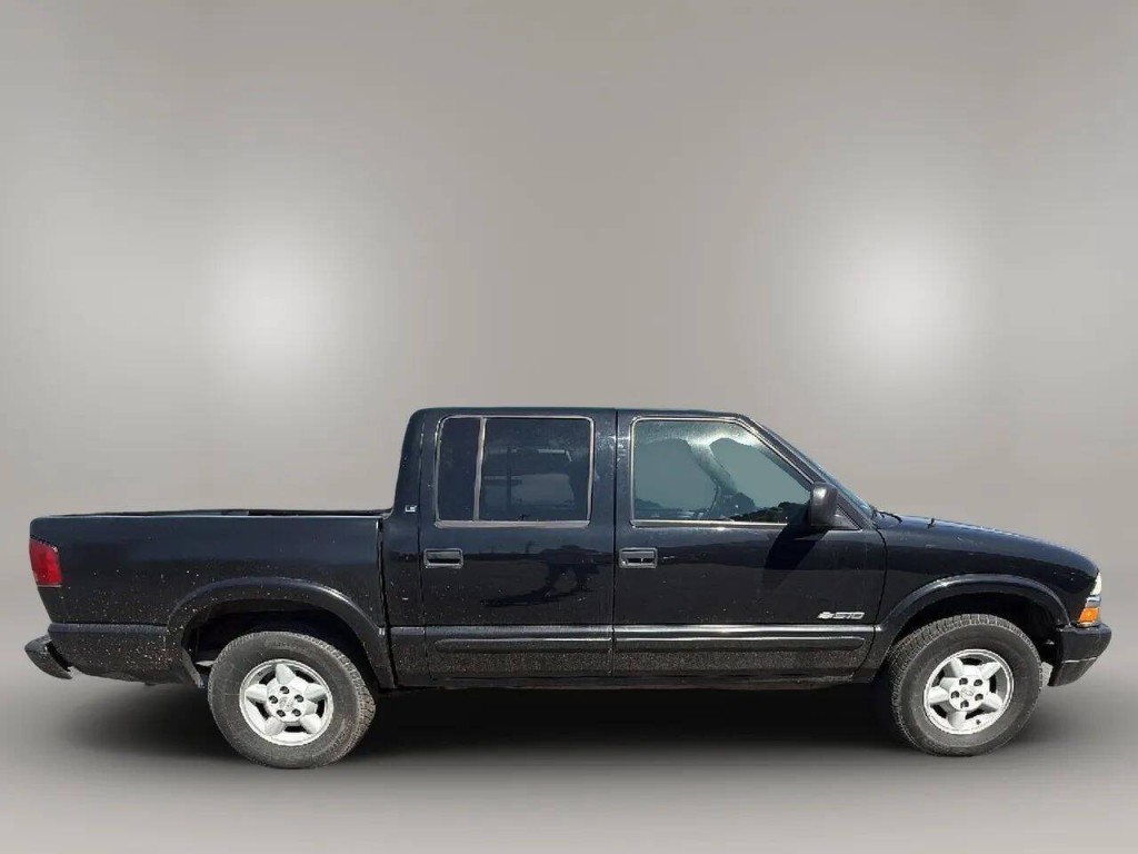 2003 Chevrolet S10 Image 6