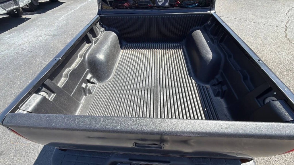 2003 Chevrolet S10 Image 13