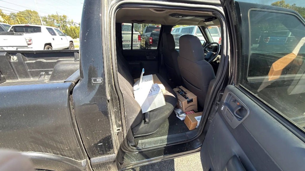 2003 Chevrolet S10 Image 15