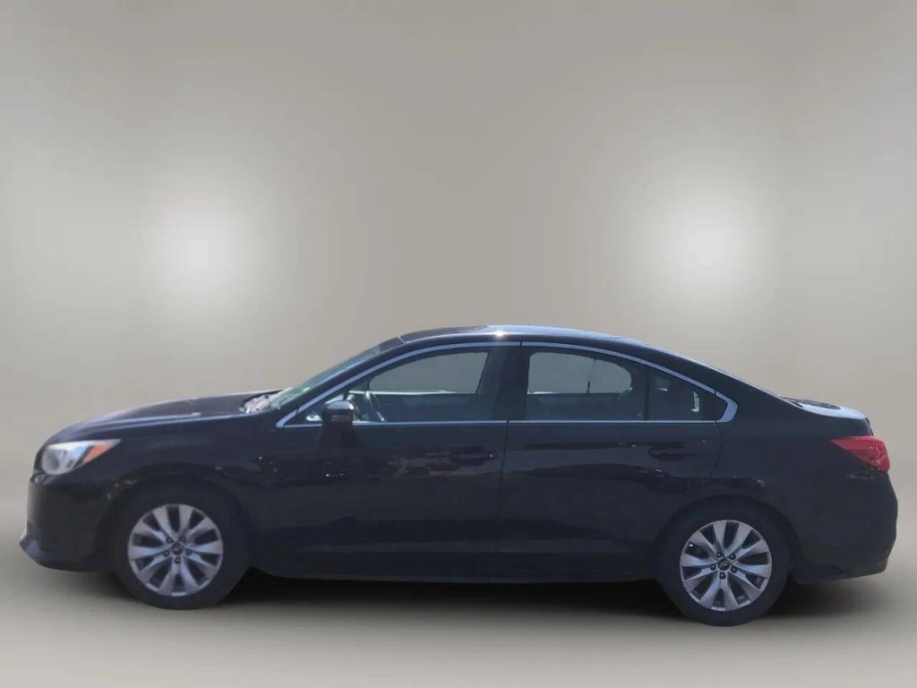 2015 Subaru Legacy Image 2
