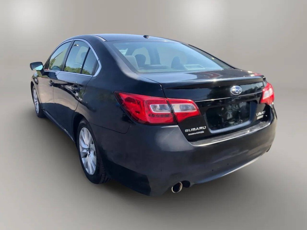 2015 Subaru Legacy Image 3