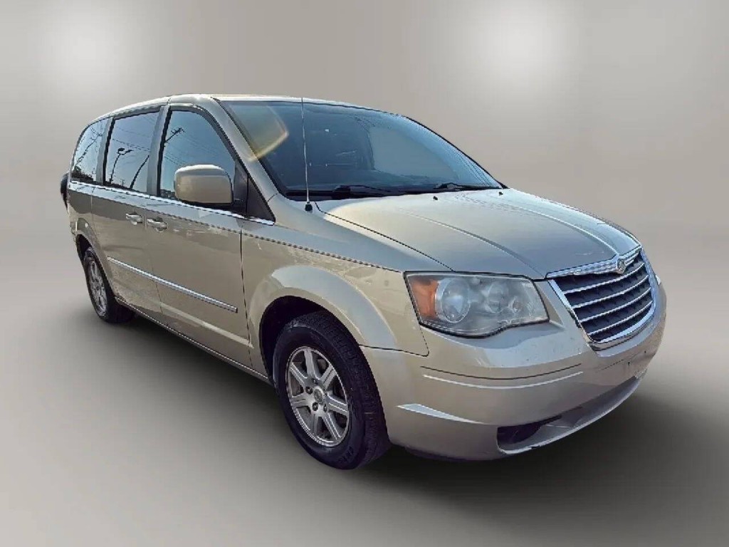 2010 Chrysler Town & Country Image 7