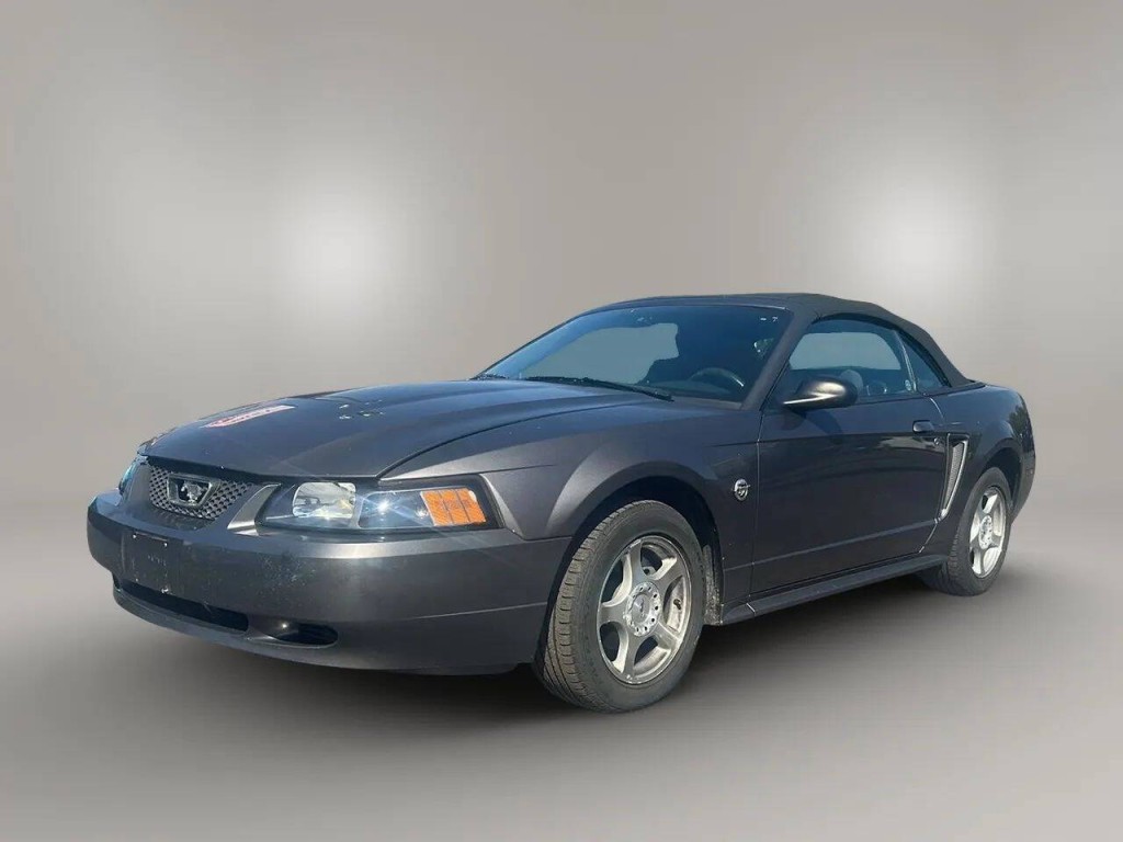 2004 Ford Mustang Image 1