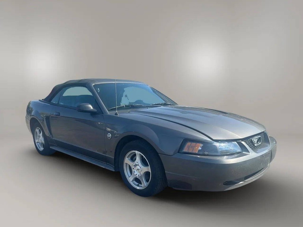 2004 Ford Mustang Image 3