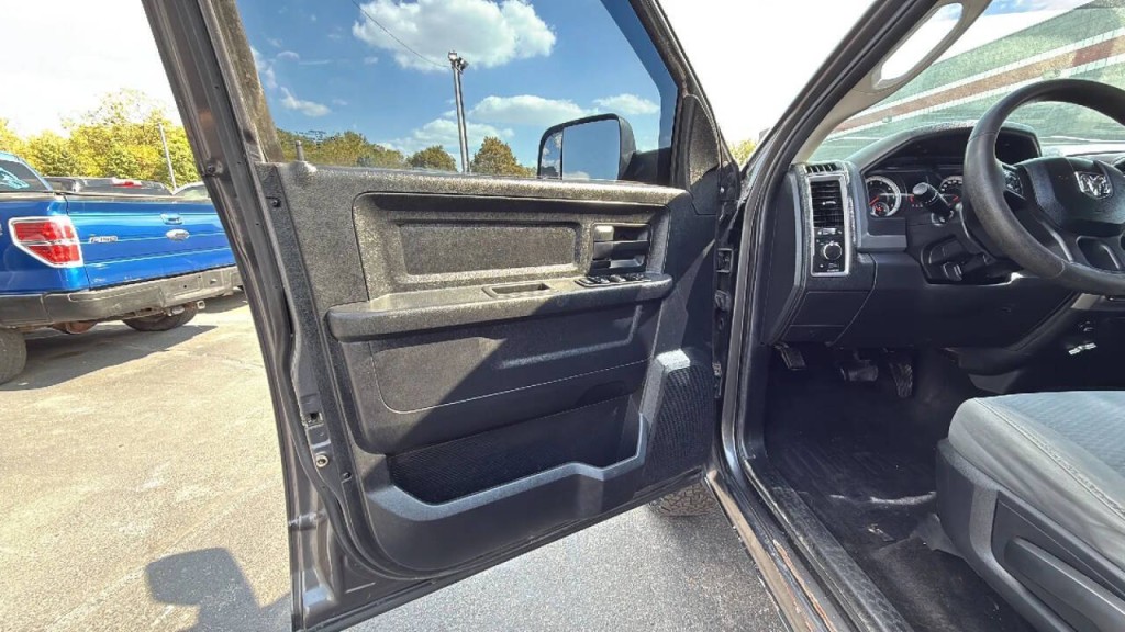 2014 RAM 2500 Image 10