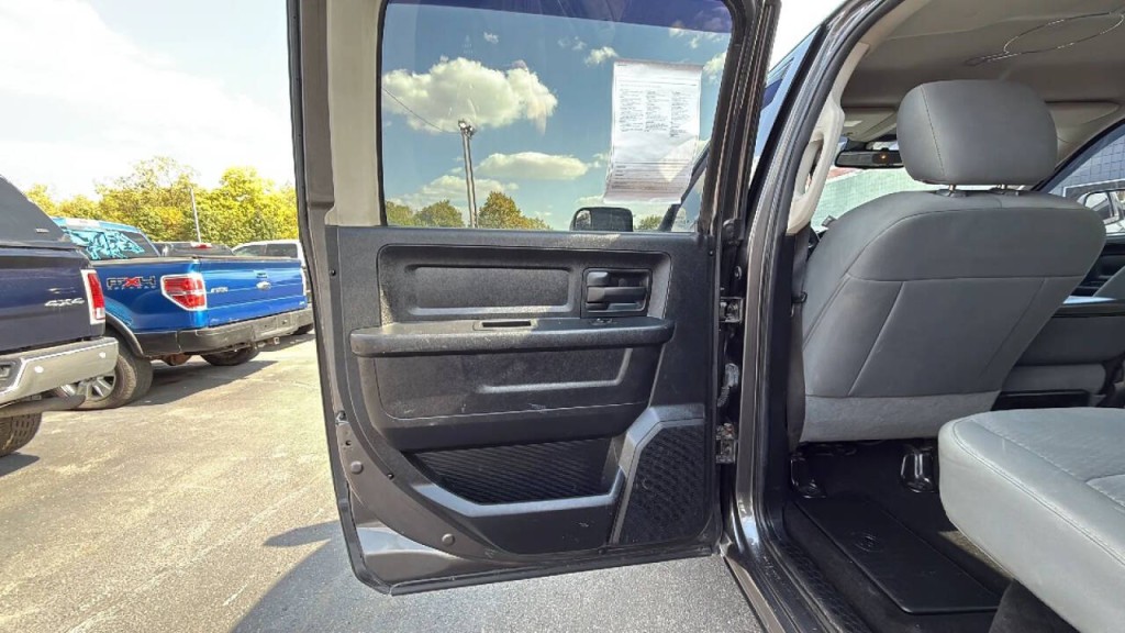 2014 RAM 2500 Image 12
