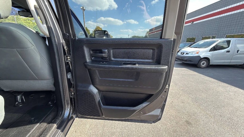 2014 RAM 2500 Image 15