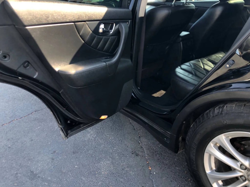 2009 INFINITI FX35 Image 7
