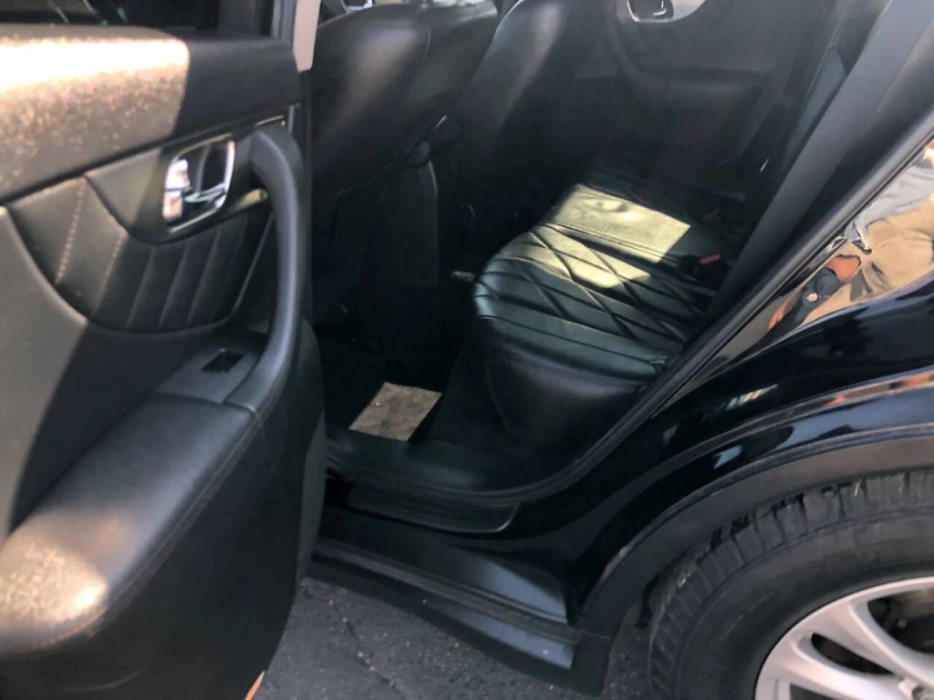 2009 INFINITI FX35 Image 8