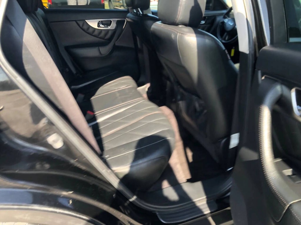 2009 INFINITI FX35 Image 11