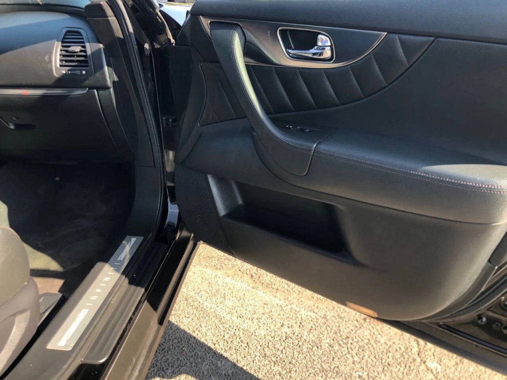 2009 INFINITI FX35 Image 12