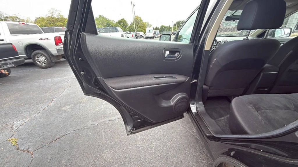 2010 Nissan Rogue Image 15