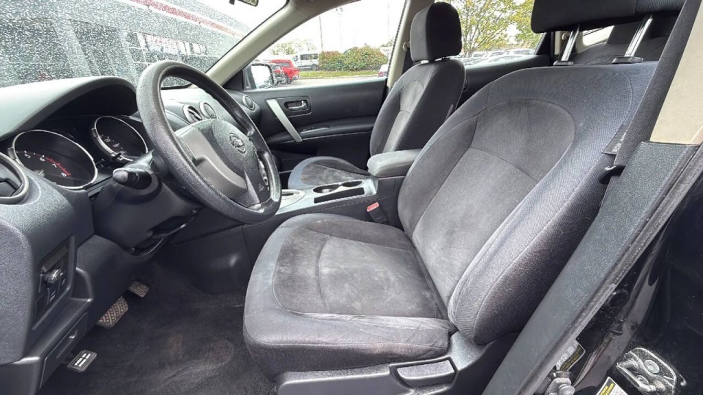 2010 Nissan Rogue Image 18