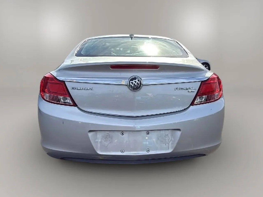 2011 Buick Regal Image 4
