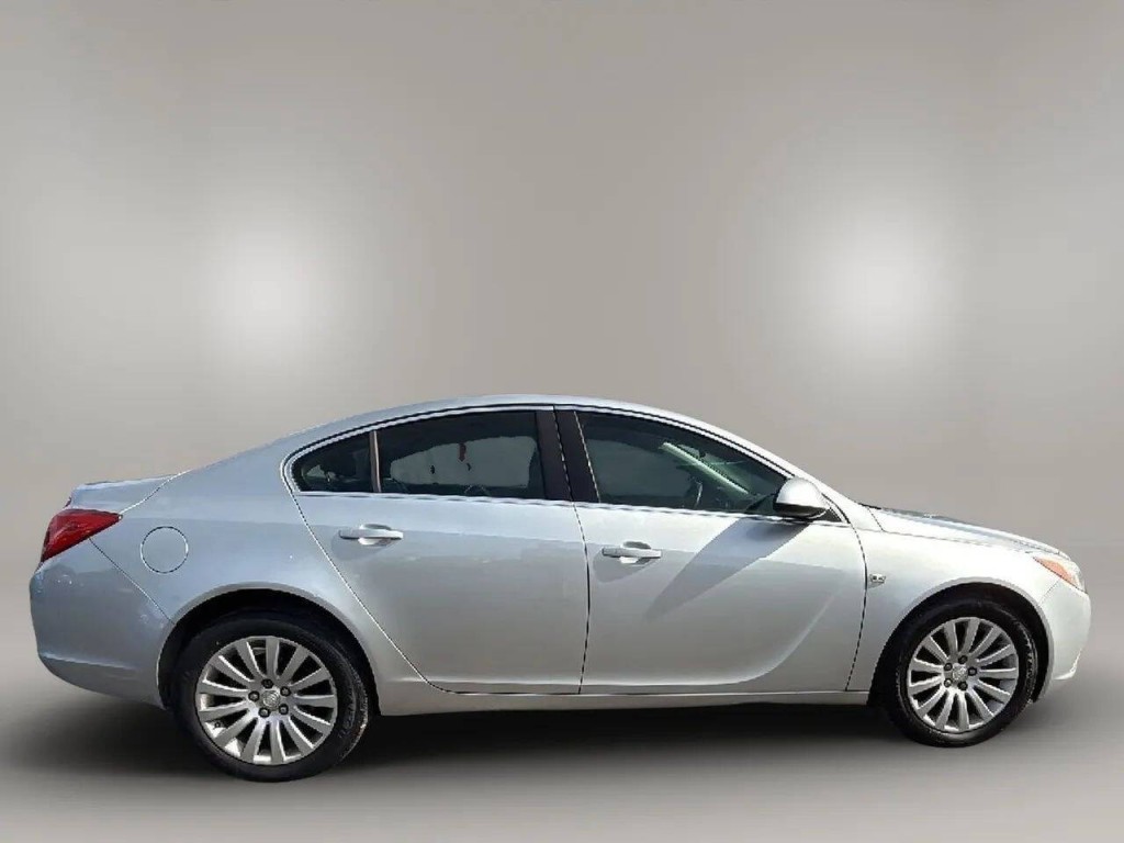 2011 Buick Regal Image 6