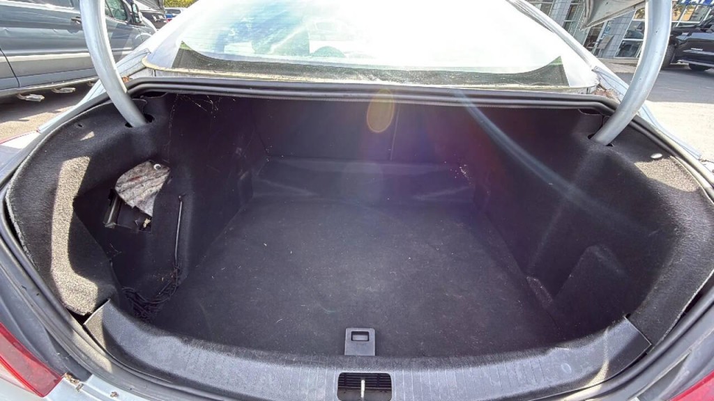 2011 Buick Regal Image 13