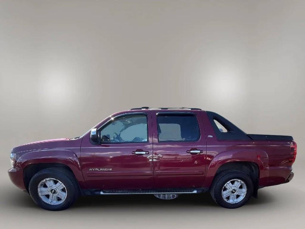 2007 Chevrolet Avalanche Image 2