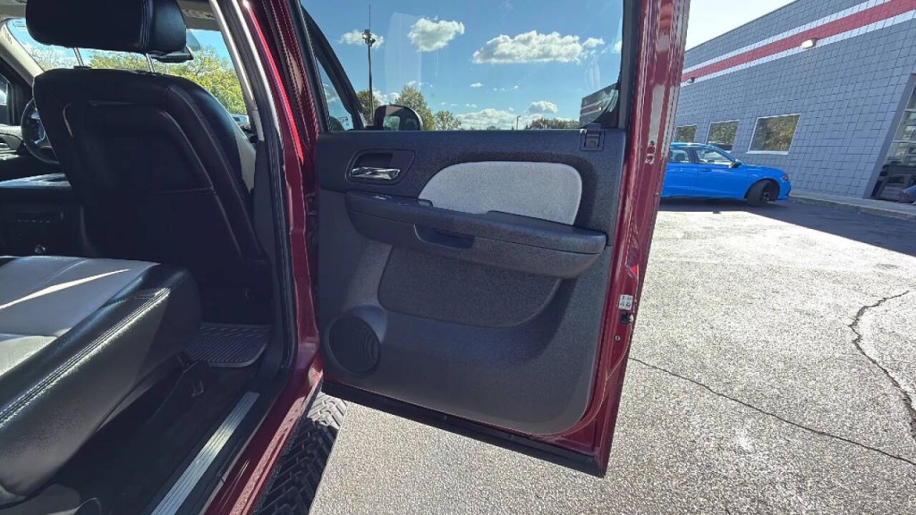 2007 Chevrolet Avalanche Image 13