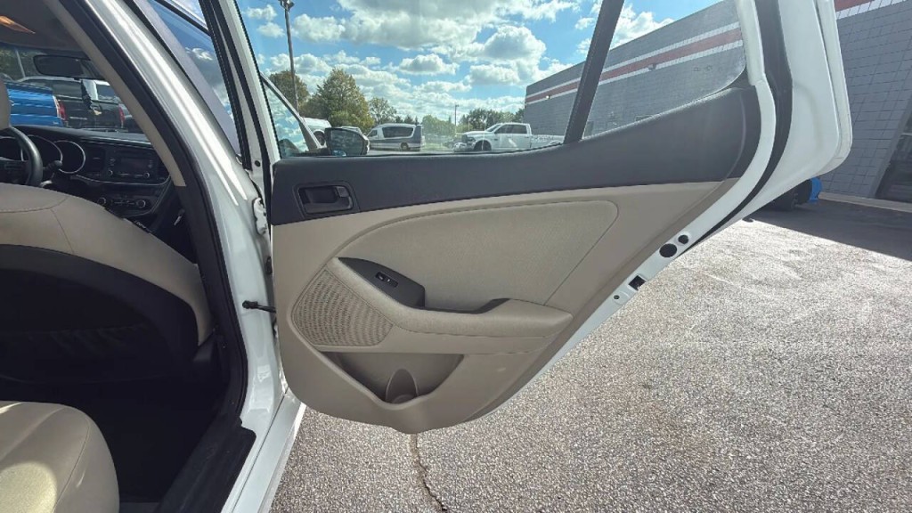 2015 Kia Optima Image 13