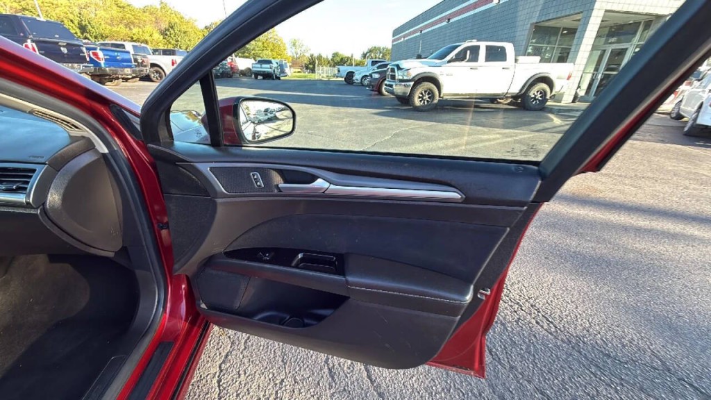2013 Ford Fusion Image 16