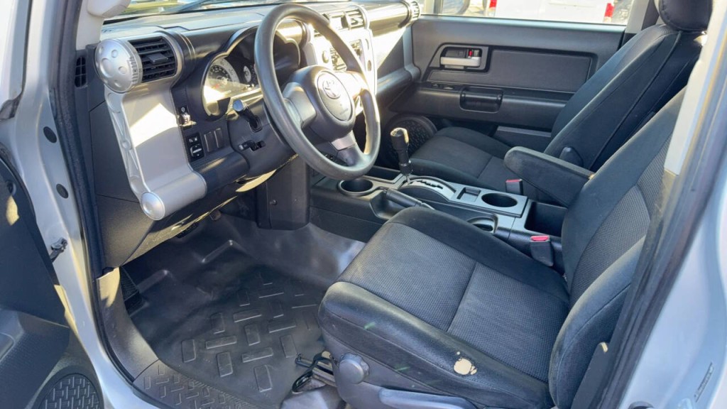 2007 Toyota FJ Cruiser Image 12