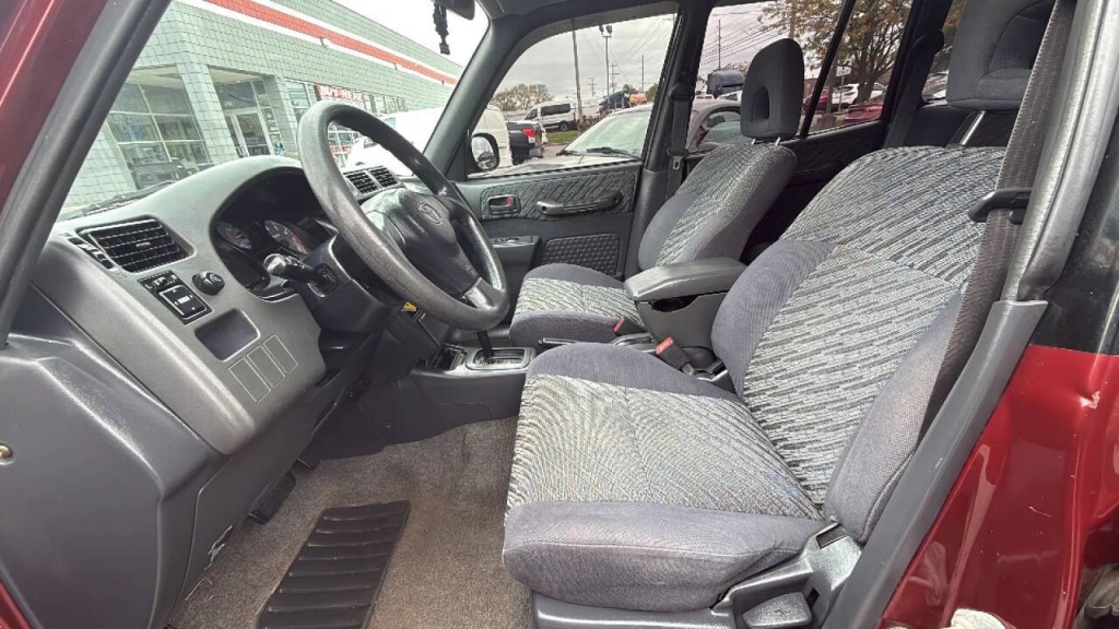 2000 Toyota Rav4 Image 10